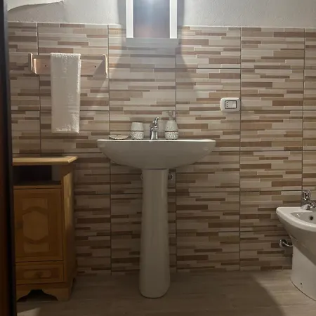 בית אירוח Domo Via Ozieri איגלסיאס